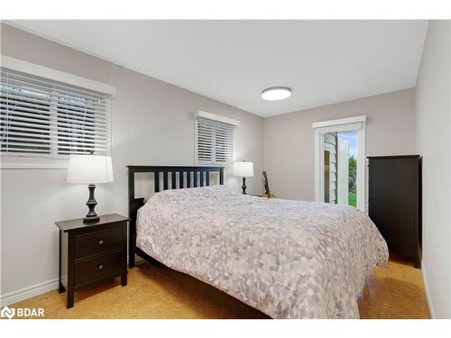 210 Kempview Lane, Barrie, ON - Indoor Photo Showing Bedroom