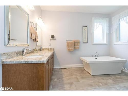 28 Timber Wolf Trail, Minesing, ON - Indoor Photo Showing Bathroom