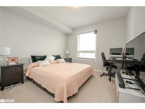 207-6 Spice Way, Barrie, ON - Indoor Photo Showing Bedroom