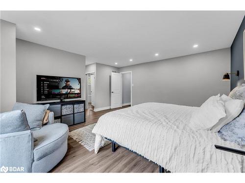 221 Lisa Marie Drive, Orangeville, ON - Indoor Photo Showing Bedroom