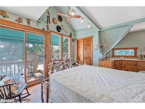 209 Bay Street Street, Shanty Bay, ON - Indoor Photo Showing Bedroom