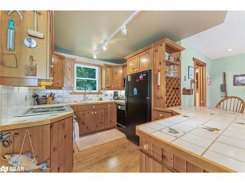 209 Bay Street Street, Shanty Bay, ON - Indoor Photo Showing Kitchen With Double Sink