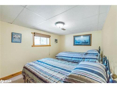 209 Bay Street Street, Shanty Bay, ON - Indoor Photo Showing Bedroom