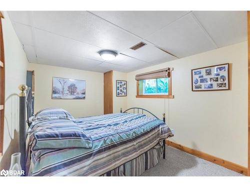 209 Bay Street Street, Shanty Bay, ON - Indoor Photo Showing Bedroom