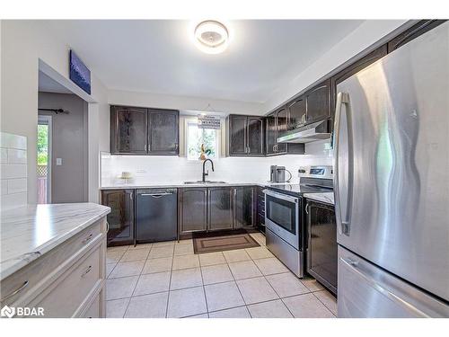 20 Gadwall Avenue, Barrie, ON - Indoor Photo Showing Kitchen