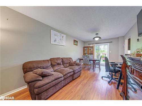 20 Gadwall Avenue, Barrie, ON - Indoor Photo Showing Living Room