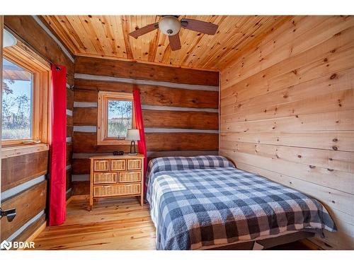 442 Holland Lake Road, Bancroft, ON - Indoor Photo Showing Bedroom