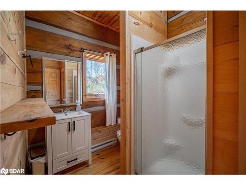 442 Holland Lake Road, Bancroft, ON - Indoor Photo Showing Bathroom