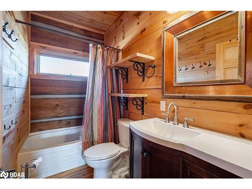 442 Holland Lake Road, Bancroft, ON - Indoor Photo Showing Bathroom