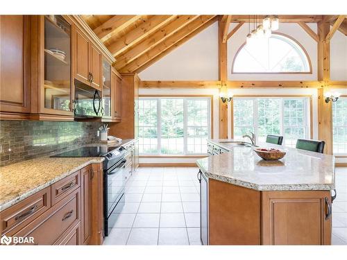 2140 Old Second Road S, Midhurst, ON - Indoor Photo Showing Kitchen With Upgraded Kitchen