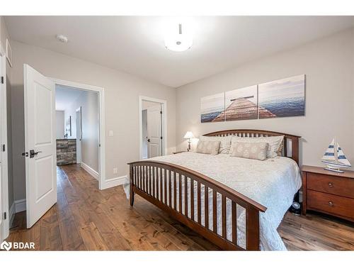 28 Heron Boulevard, Minesing, ON - Indoor Photo Showing Bedroom