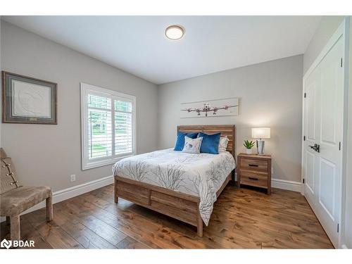 28 Heron Boulevard, Minesing, ON - Indoor Photo Showing Bedroom