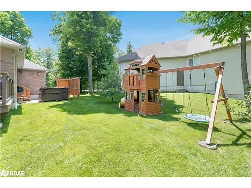 16 Boothby Crescent, Minesing, ON - Outdoor With Backyard