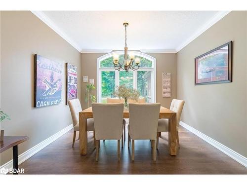 16 Boothby Crescent, Minesing, ON - Indoor Photo Showing Dining Room