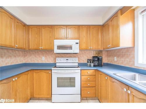 19 Sumac Street, Barrie, ON - Indoor Photo Showing Kitchen