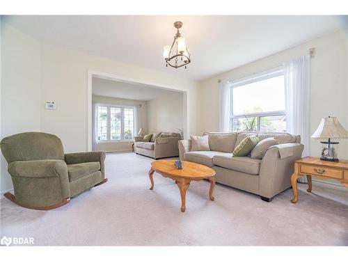 19 Sumac Street, Barrie, ON - Indoor Photo Showing Living Room