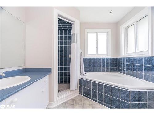 19 Sumac Street, Barrie, ON - Indoor Photo Showing Bathroom