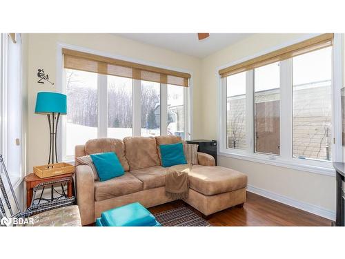 22 Marina Village Drive, Port Severn, ON - Indoor Photo Showing Living Room