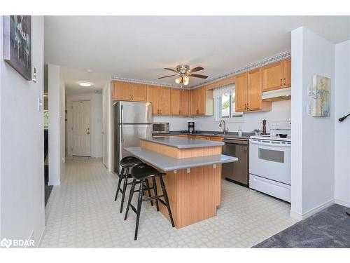 238 Walsh Crescent, Orangeville, ON - Indoor Photo Showing Kitchen