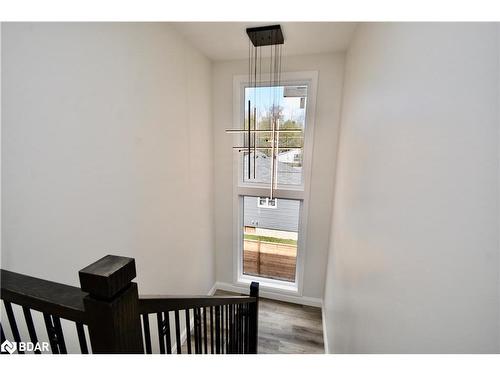 1411 Maple Way, Innisfil, ON - Indoor Photo Showing Other Room