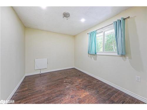 54 Homewood Avenue, Wasaga Beach, ON - Indoor Photo Showing Other Room