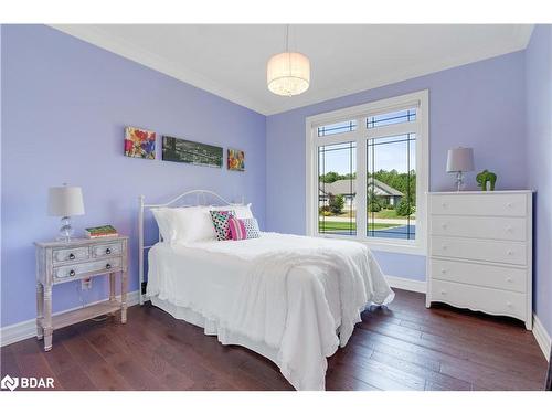 110 Mennill Drive Drive, Minesing, ON - Indoor Photo Showing Bedroom