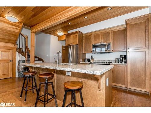 1B-1841 Muskoka Road 118 W, Bracebridge, ON - Indoor Photo Showing Kitchen