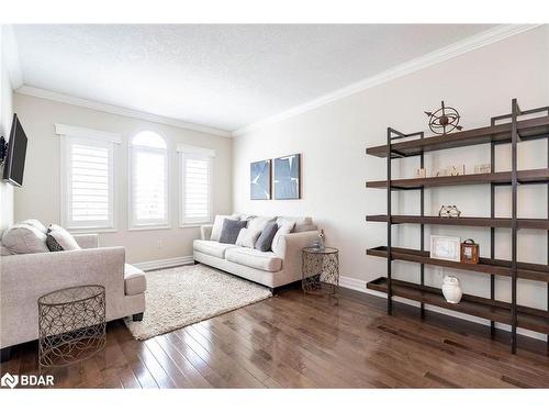 52 Thicketwood Avenue, Barrie, ON - Indoor Photo Showing Living Room