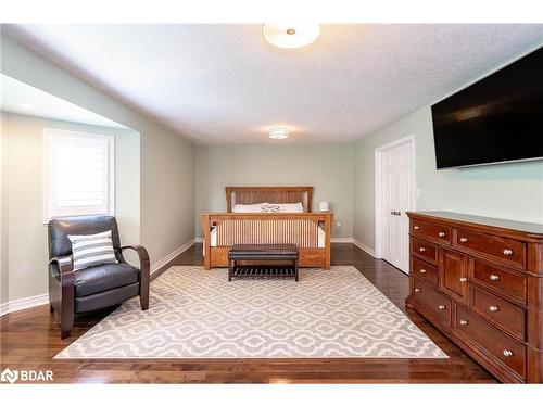 52 Thicketwood Avenue, Barrie, ON - Indoor Photo Showing Bedroom