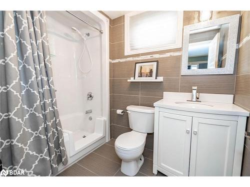 52 Thicketwood Avenue, Barrie, ON - Indoor Photo Showing Bathroom