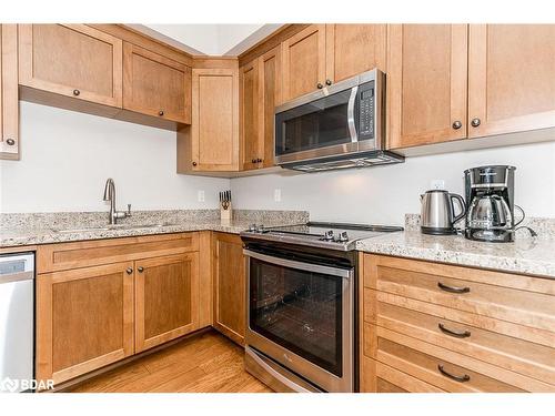 2C-1841 Muskoka Road 118 W, Bracebridge, ON - Indoor Photo Showing Kitchen