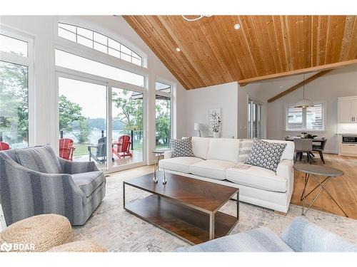 8-1841 Muskoka Road 118 W, Bracebridge, ON - Indoor Photo Showing Living Room