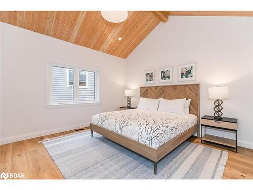 8-1841 Muskoka Road 118 W, Bracebridge, ON - Indoor Photo Showing Bedroom