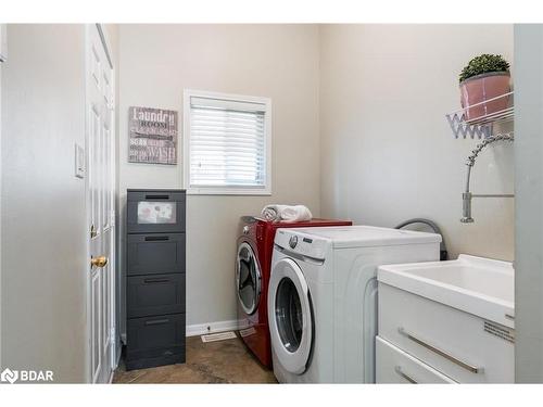 22 Commonwealth Road, Barrie, ON - Indoor Photo Showing Laundry Room