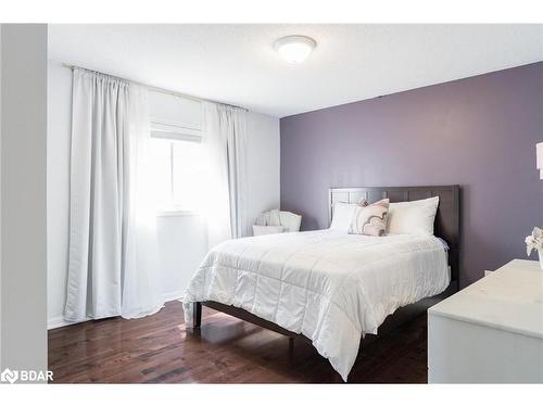 22 Commonwealth Road, Barrie, ON - Indoor Photo Showing Bedroom