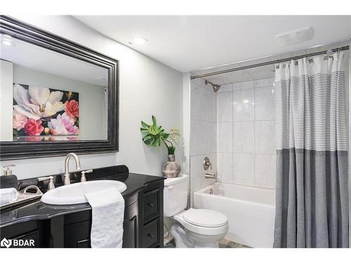 22 Commonwealth Road, Barrie, ON - Indoor Photo Showing Bathroom