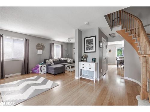 32 Brown Wood Drive, Barrie, ON - Indoor Photo Showing Other Room