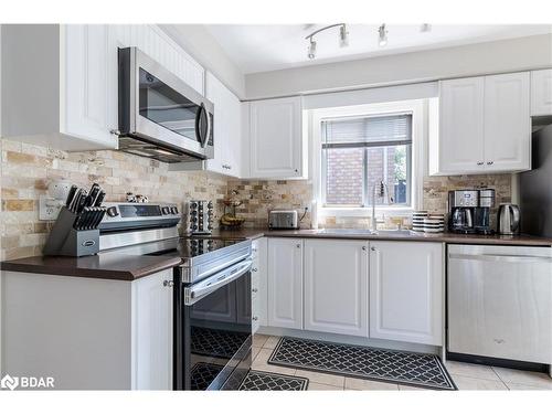 32 Brown Wood Drive, Barrie, ON - Indoor Photo Showing Kitchen