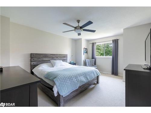 32 Brown Wood Drive, Barrie, ON - Indoor Photo Showing Bedroom