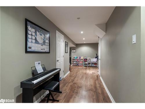 32 Brown Wood Drive, Barrie, ON - Indoor Photo Showing Other Room