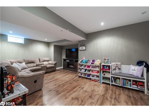 32 Brown Wood Drive, Barrie, ON - Indoor Photo Showing Other Room