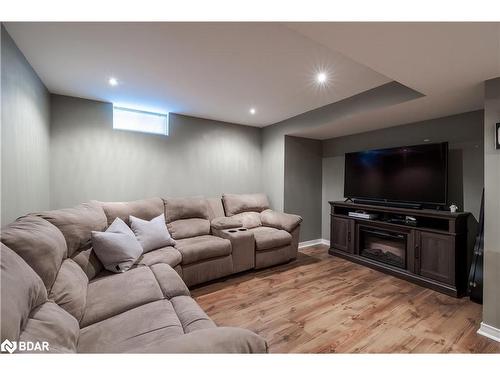 32 Brown Wood Drive, Barrie, ON - Indoor Photo Showing Other Room