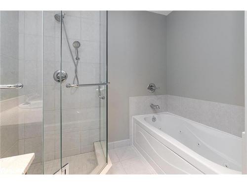 707-33 Ellen Street, Barrie, ON - Indoor Photo Showing Bathroom