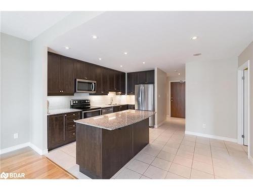 707-33 Ellen Street, Barrie, ON - Indoor Photo Showing Kitchen With Upgraded Kitchen