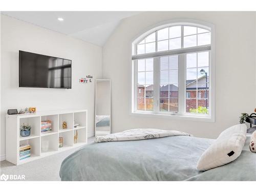 16 Samuel Crescent, Springwater, ON - Indoor Photo Showing Bedroom