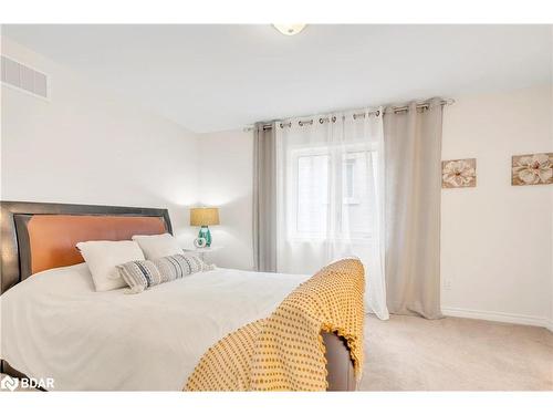 16 Samuel Crescent, Springwater, ON - Indoor Photo Showing Bedroom