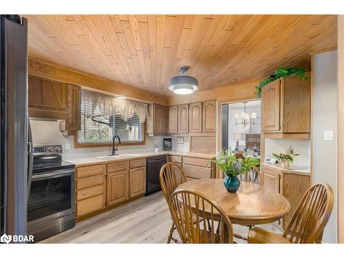 1009 Fairbairn Street, Peterborough, ON - Indoor Photo Showing Dining Room