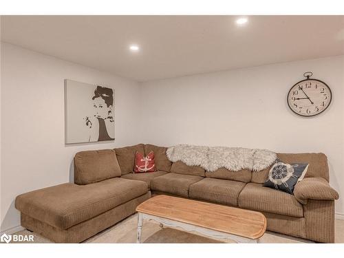 30 Matheson Rd, Kawartha Lakes, ON - Indoor Photo Showing Living Room