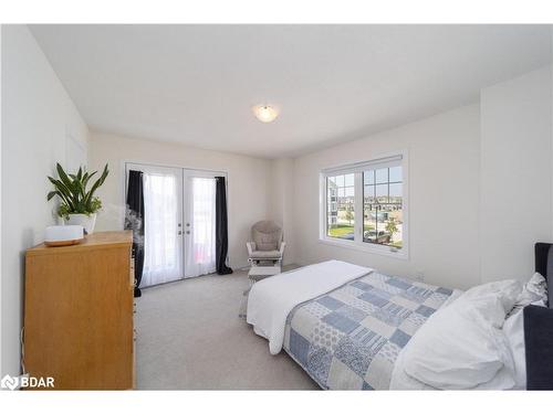 4 Courtland Way, Wasaga Beach, ON - Indoor Photo Showing Bedroom