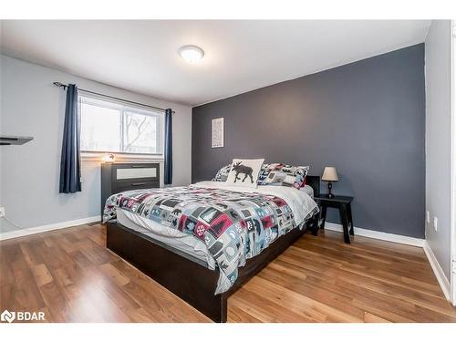 12 Chaucer Crescent, Barrie, ON - Indoor Photo Showing Bedroom